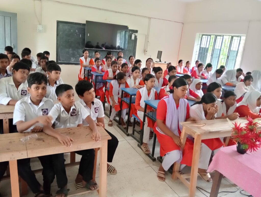 জলবায়ু পরিবর্তনে বিষয়ক ”গ্রীন ক্যাম্পাস ক্লিন ক্যাম্পাস” কর্মসূচীর কিছু চিত্র।